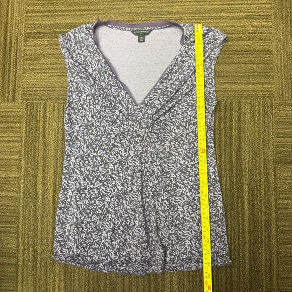 Banana Republic Grey and Purple Floral Patterned Top V Neck Fringe Detail - Picture 2 of 9